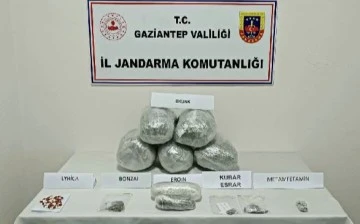 Gaziantep'te 1 kilo eroin, 7 kilo skunk ile 1 ton kaçak tütün ele geçirildi