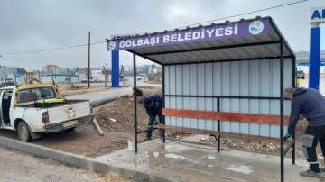 Gölbaşı Belediyesi yolcu duraklarını yeniliyor