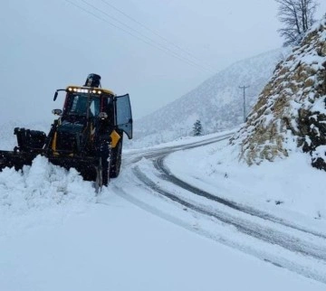 Gölbaşı’nda kapalı köy yolları açıldı