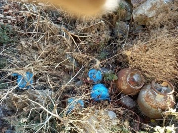 Hakkari kırsalında teröristlere ait malzemeler ele geçirildi