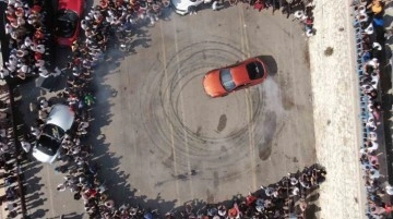 Hatay’da drift şov renkli görüntülere sahne oldu