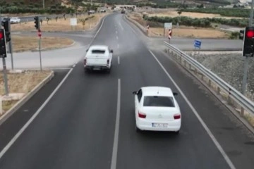 Havadan trafik denetiminde şaşırtan görüntü: Sadece 3 araç kırmızı ışıkta durdu