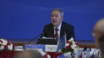 Hulusi Akar: 33 yıl parmaklarını oynatmayanlar şimdi ortalığı karıştırıyor