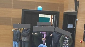 İstanbul Üniversitesi'nde kriz çıktı. Üniversite halka açıldı, öğrenciler isyan etti