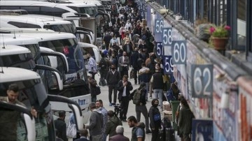 İstanbul'da bayram öncesi otobüs biletleri tükendi, ek seferler konuldu