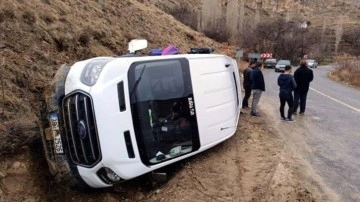 Kayseri'de öğrenci servisi devrildi: 10 yaralı