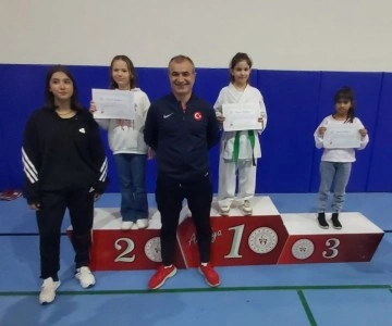 Kemer Belediyesi karate takımından 14 madalya