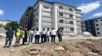 Kiğı ve Adaklı’da yapılan deprem konutları incelendi