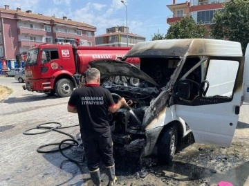 Kırklareli’nde park halindeki araç alev aldı