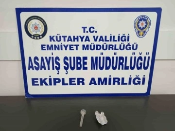 Kütahya’da çevreye rahatsızlık veren kişinin üzerinde uyuşturucu bulundu