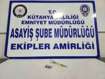 Kütahya’da pavyon denetiminde uyuşturucu ele geçirildi