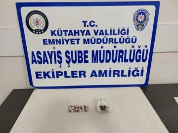 Kütahya’da şüpheli 2 şahsın üzerinde uyuşturucu ele geçirildi