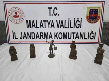 Malatya’da Roma dönemine ait 5 heykel ele geçirildi