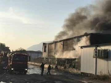 Manisa’daki atık depolama tesisndeki yangın kontrol altında