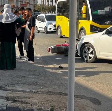 Mardin’de otomobil ile motosikletin karıştığı kazada 1 kişi yaralandı