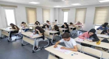 Mersin Büyükşehirin kurs merkezlerinde 18 öğrenci ilk 50 binde