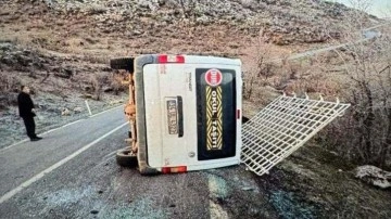 Minibüs devrildi: Çok sayıda yaralı var