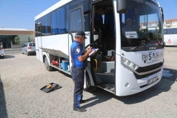 Niğde Belediyesi Zabıta Ekiplerinden Okul Servis Araçlarına Sıkı Denetim