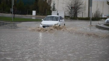 Niğde’de sağanak hayatı olumsuz etkiledi