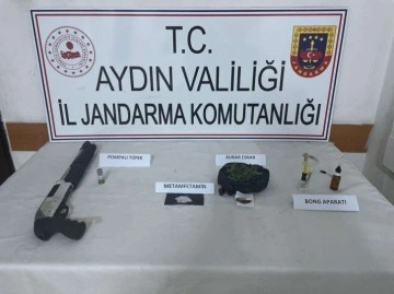 Ormanlık alana kaçarken jandarma yakaladı