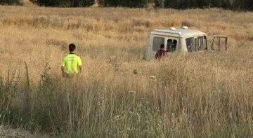 Otomobil ile işçi servisi çarpıştı: 8 yaralı