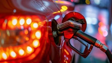 Petrolün ateşi düşüyor: Akaryakıta indirim geliyor!