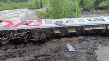 Rusya'da yolcu treni raydan çıktı: 50 yaralı