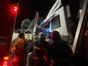 Samsun’da kamyon tıra arkadan çarptı: 1 yaralı