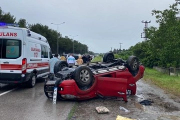 Samsun'da lastiği patlayan araç takla attı: 1 ölü, 4 yaralı