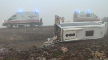 Şanlıurfa'da öğretmen servisi devrildi! Çok sayıda yaralı var