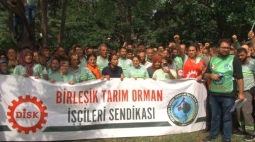 Saraçhane’deki İBB binası önünde toplanan işçiler İBB’yi protesto etti