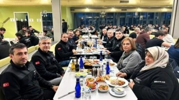 Selçuk Bayraktar'dan annesiyle iftar sofrası paylaşımı! Büyük beğeni topladı