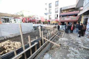 Selçuk’ta PTT Altı Parkı projesi hızla ilerliyor