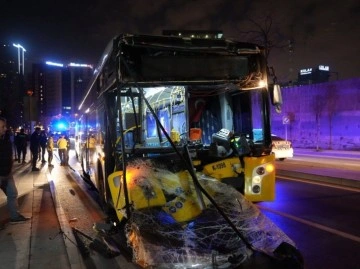 Şişli’de İETT otobüsü park halindeki hafriyat kamyonuna çarptı: 9 yaralı