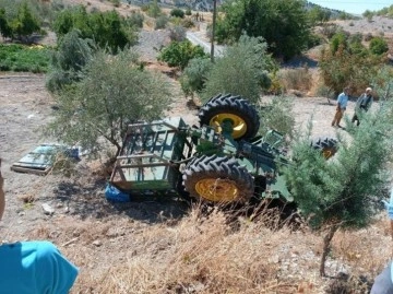 Traktör şarampole devrildi: 1’i ağır 8 yaralı