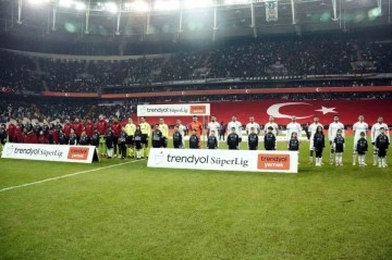 Trendyol Süper Lig: Beşiktaş: 0 - Fatih Karagümrük: 0 (Maç devam ediyor)