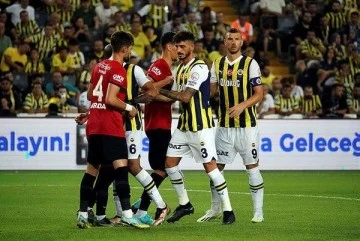 Trendyol Süper Lig: Fenerbahçe: 1 - Gaziantep FK: 0 (Maç devam ediyor)