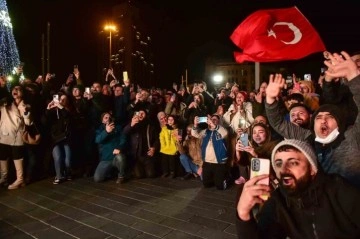 Türkiye’nin ilk uzay yolculuğunu vatandaşlar heyecanla takip etti