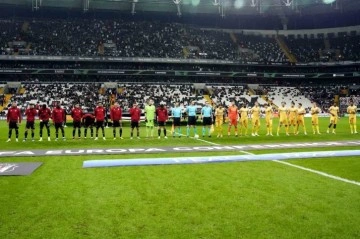 UEFA Avrupa Konferans Ligi: Beşiktaş: 0 - Bodo/Glimt: 0 (Maç devam ediyor)