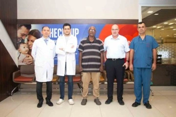 Ünlü Sudanlı Ressam, Medical Point’te sağlığına kavuştu