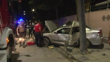 Üsküdar’da kontrolden çıkan araç aydınlatma direğine çarparak durabildi: 1 yaralı