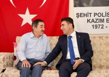 Vali Aygöl şehit ailesinin acısını paylaştı