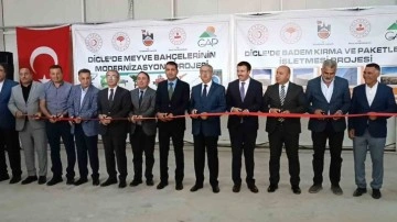 Vali Su, Dicle’de çiftçilere tarım makineleri dağıtımı ve badem fabrikasının açılışına katıldı