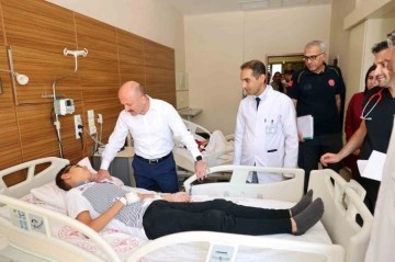 Vali Varol’dan hastalara ‘geçmiş olsun’ ziyareti