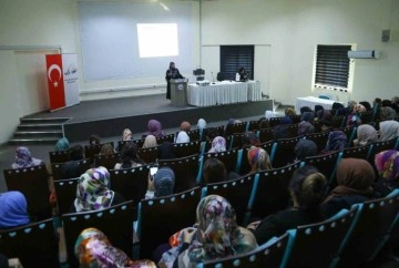 Van’da ‘Zihnimizi Kullanma Kılavuzu’ semineri düzenlendi