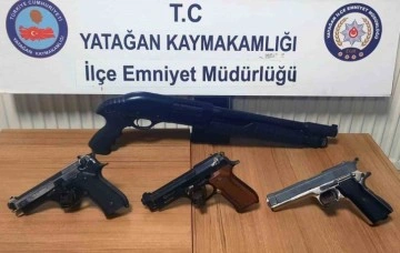 Yatağan’da kurusıkı tabanca ve kısa namlulu pompalı tüfek ele geçirildi