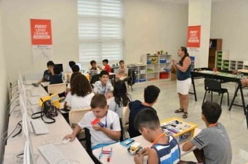 Yenişehir Belediyesinden çocuklara robotik kodlama ve LEGO eğitimi