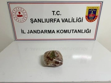 Yolcunun çantasından uyuşturucu çıktı