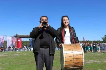 Zurnacı babanın davulcu kızı